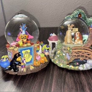 Vintage 1990 lady & the tramp and winnie the pooh musical snowglobe BUNDLE
